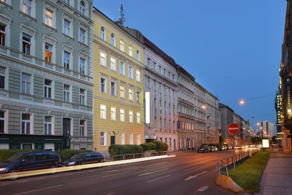 Четырехместный (Четырехместный номер Делюкс), Prague Season Hotel