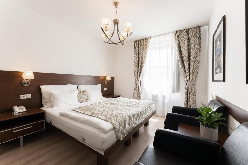 Двухместный (Стандартный двухместный номер с 1 кроватью) отеля Hotel Antares, Братислава