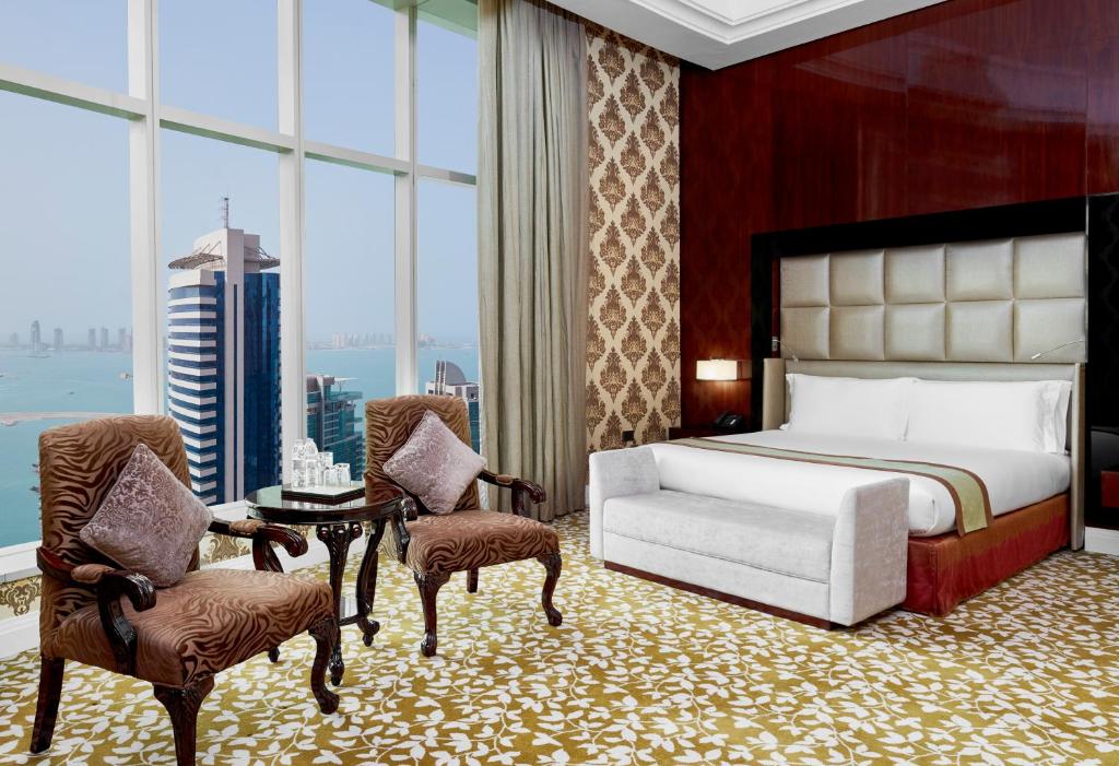 Сьюит (Three-Bedroom Suite with Three Double Beds), Crowne Plaza Doha West Bay