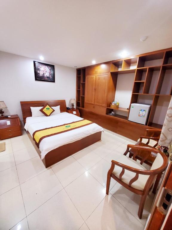 Двухместный (Улучшенный двухместный номер с 1 кроватью) отеля Thanh An Hotel, Хошимин