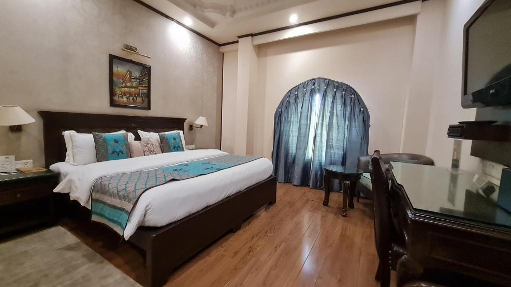Двухместный (Представительский двухместный номер с 1 кроватью) отеля Hotel Diplomat Residency, Нью-Дели