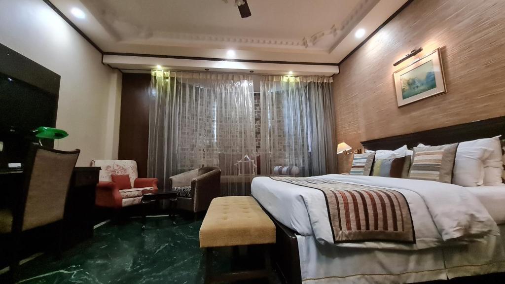 Двухместный (Представительский номер супер-класса) отеля Hotel Diplomat Residency, Нью-Дели