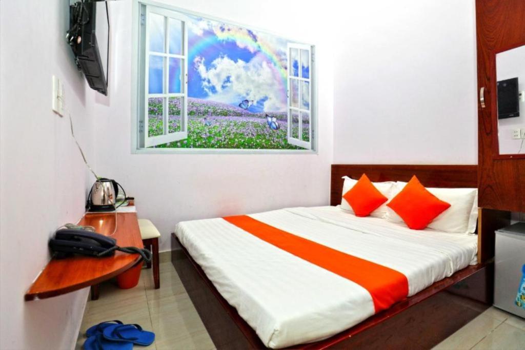 Двухместный (Стандартный двухместный номер с 1 кроватью) отеля Chau Tran Hotel, Вунгтау