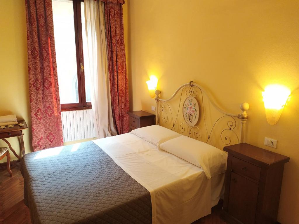 Одноместный (Одноместный номер с общей ванной комнатой) гостевого дома Residenza Grisostomo, Венеция