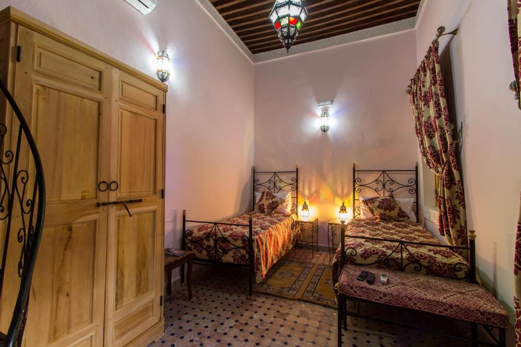 Трехместный (Трехместный с ванной комнатой) гостевого дома Riad Taryana, Фес