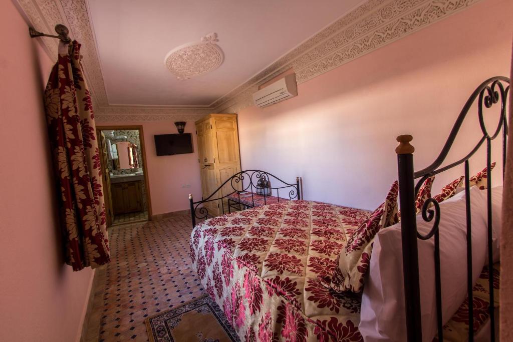 Двухместный (Двухместный номер с 1 кроватью и собственной ванной комнатой) гостевого дома Riad Taryana, Фес