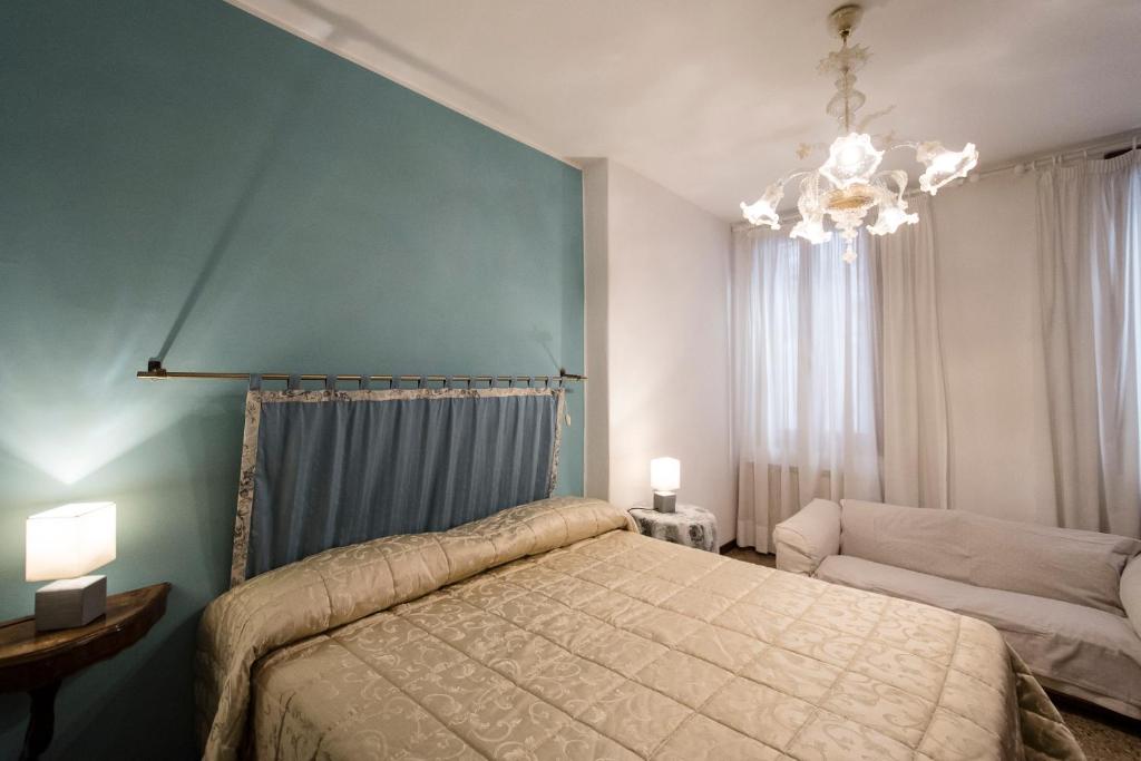 Апартаменты (Апартаменты с 2 спальнями - Salizzada del Spezier), Charming Venice Apartments