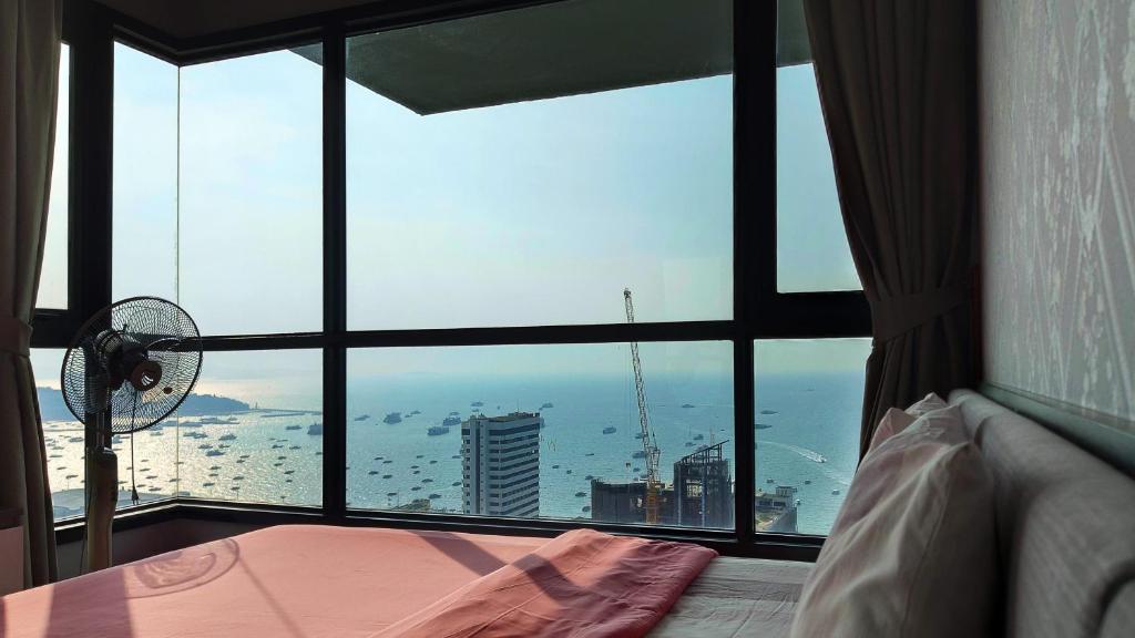 Трехместный (Трехместный номер Делюкс с видом на море), Pattaya Beach Sea View Rooftop Pool Resort