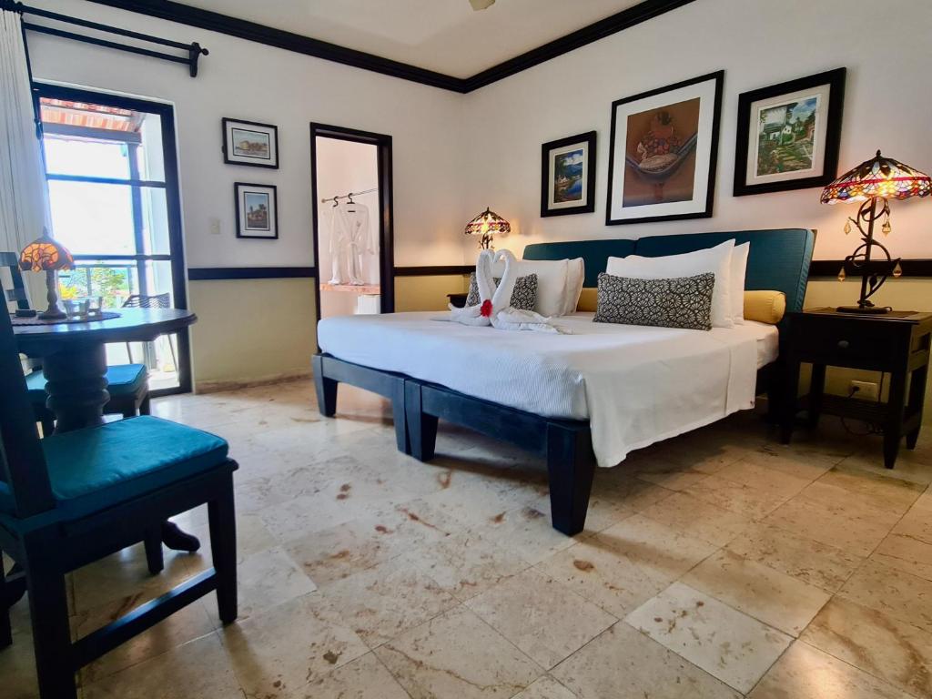 Двухместный (Номер с кроватью размера «king-size» и балконом) отеля Casa Sirena Hotel, Исла-Мухерес