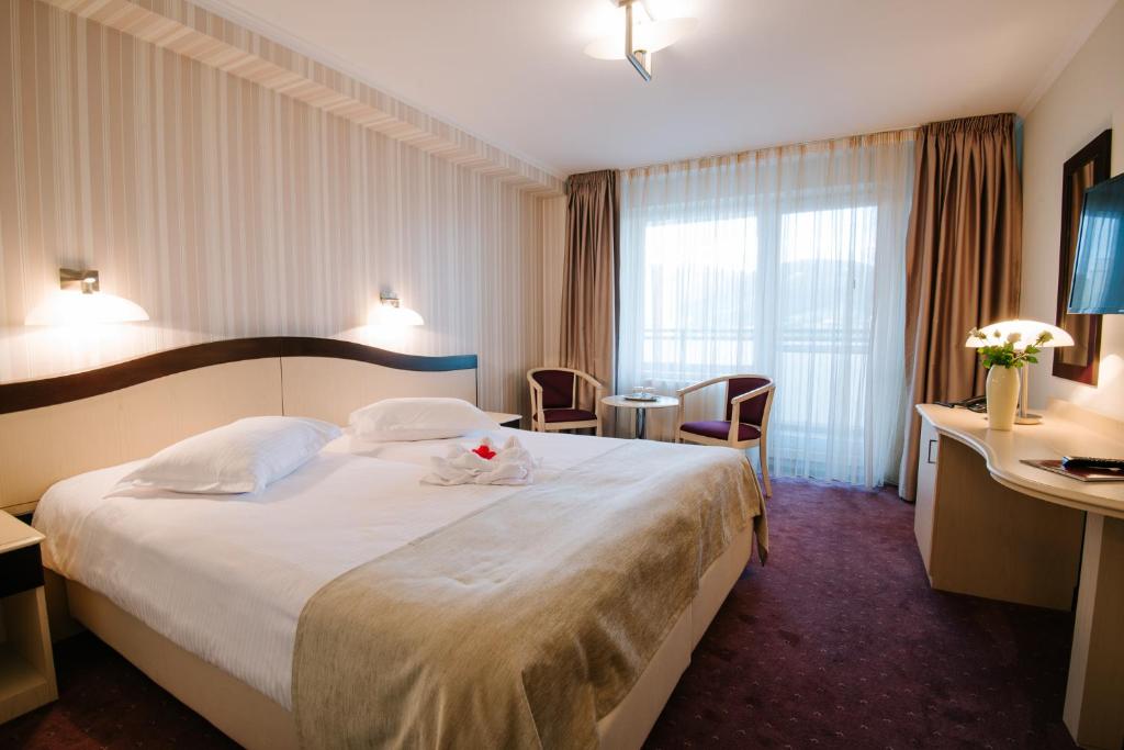 Двухместный (Двухместный номер с 1 кроватью и балконом) отеля Hotel Caprioara, Ковасна