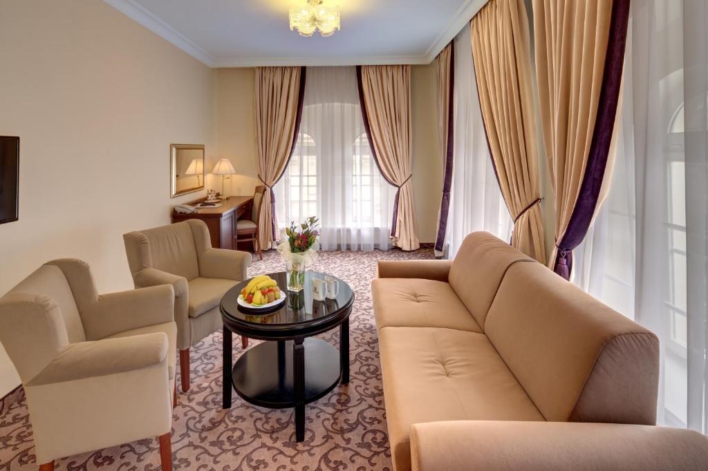 Двухместный (Улучшенный двухместный номер с 1 кроватью или 2 отдельными кроватями) отеля Windsor Spa Hotel, Карловы Вары