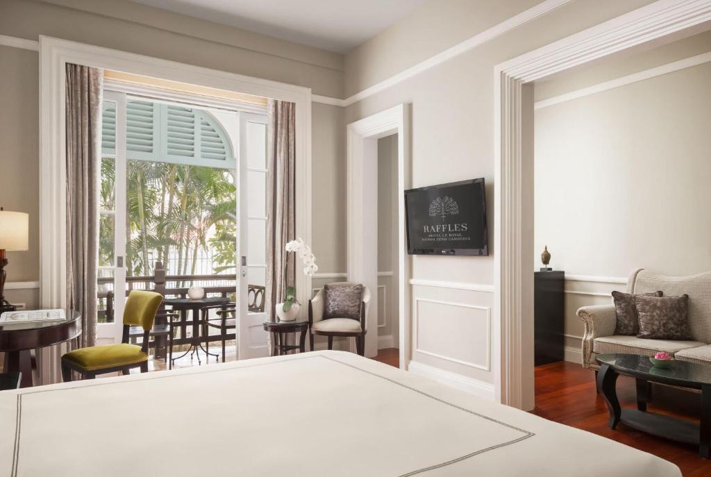 Двухместный (Luxury Reborn, the New Raffles Offer), Raffles Hotel Le Royal