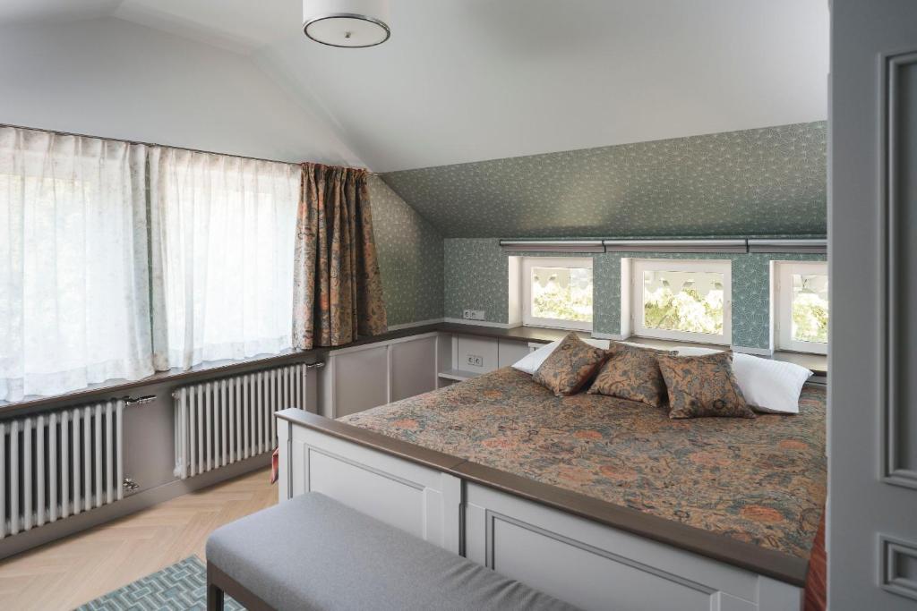 Двухместный (Двухместный номер с 1 кроватью или 2 отдельными кроватями, вид на парк) отеля Roze, Лиепая