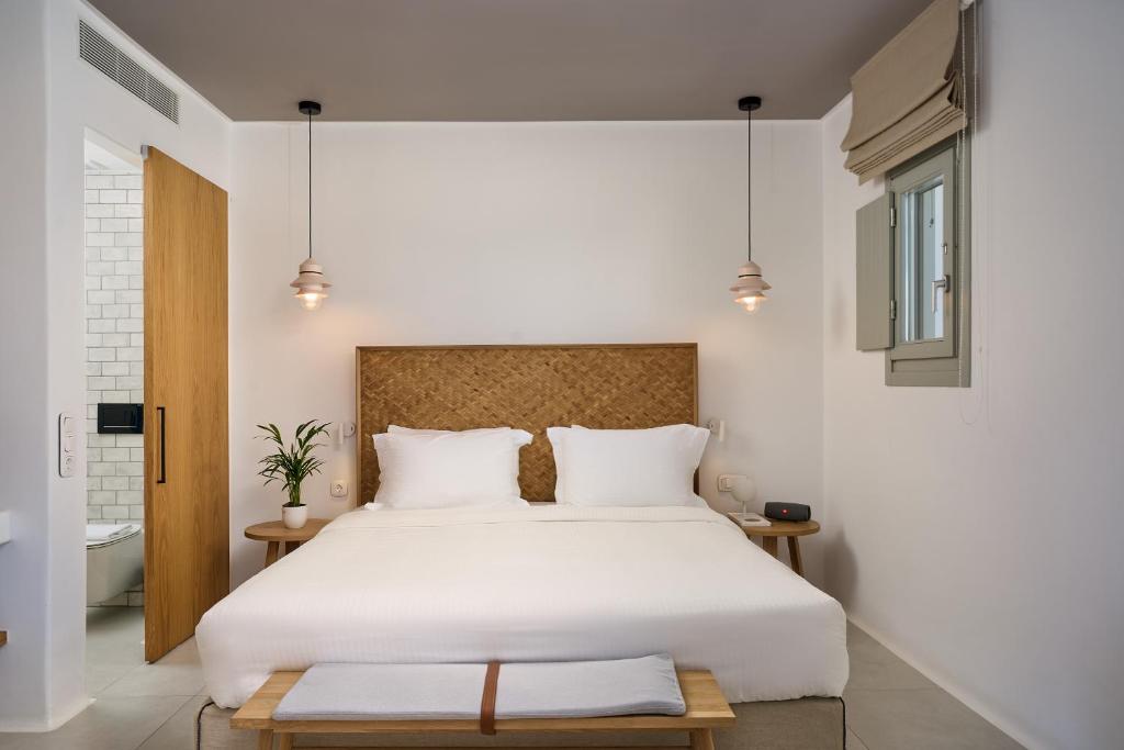 Двухместный (Классический двухместный номер с 1 кроватью и видом на бассейн) отеля Adorno Beach Hotel and Suites, Орнос