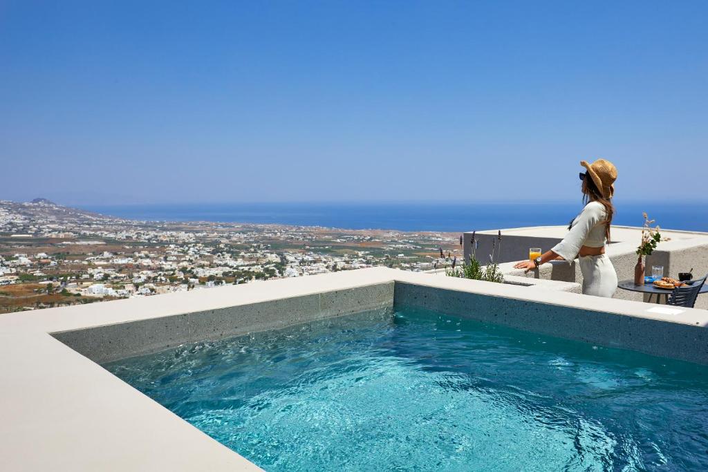 Сьюит (Люкс 3Sixty с гидромассажной ванной на открытом воздухе) апарт-отеля Halcyon Days Suites, Пиргос (Эгейские острова)