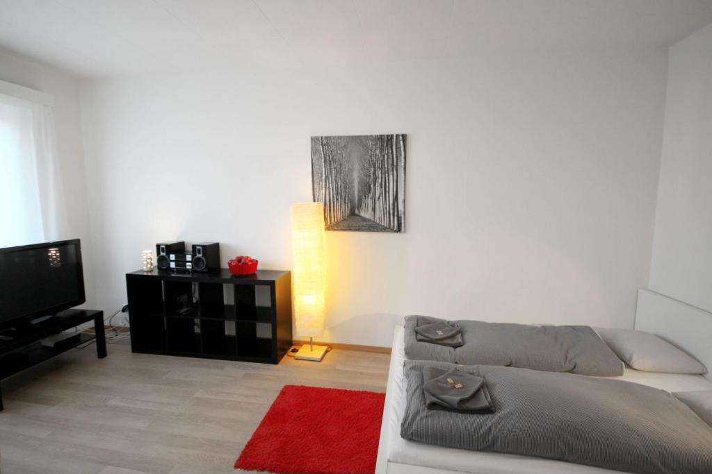 Апартаменты (One Bedroom Apartment with balcony K), HITrental Letzigrund - Apartment