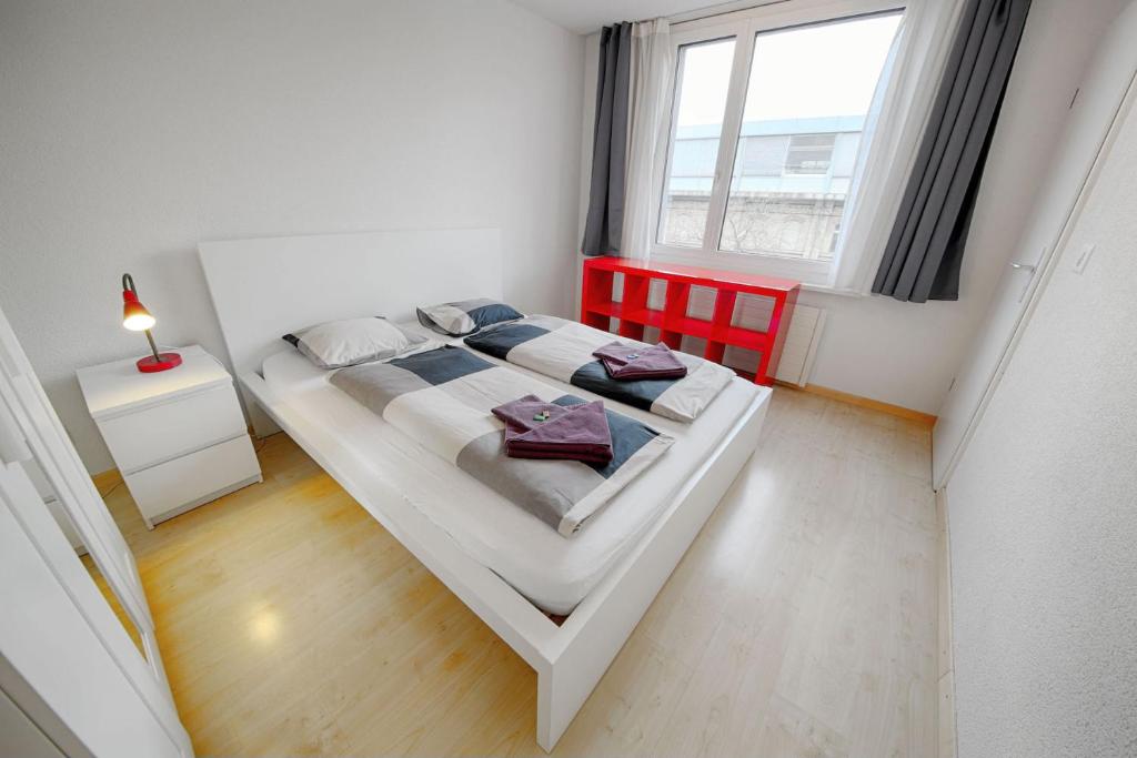 Апартаменты (One Bedroom Apartment with balcony Q), HITrental Letzigrund - Apartment