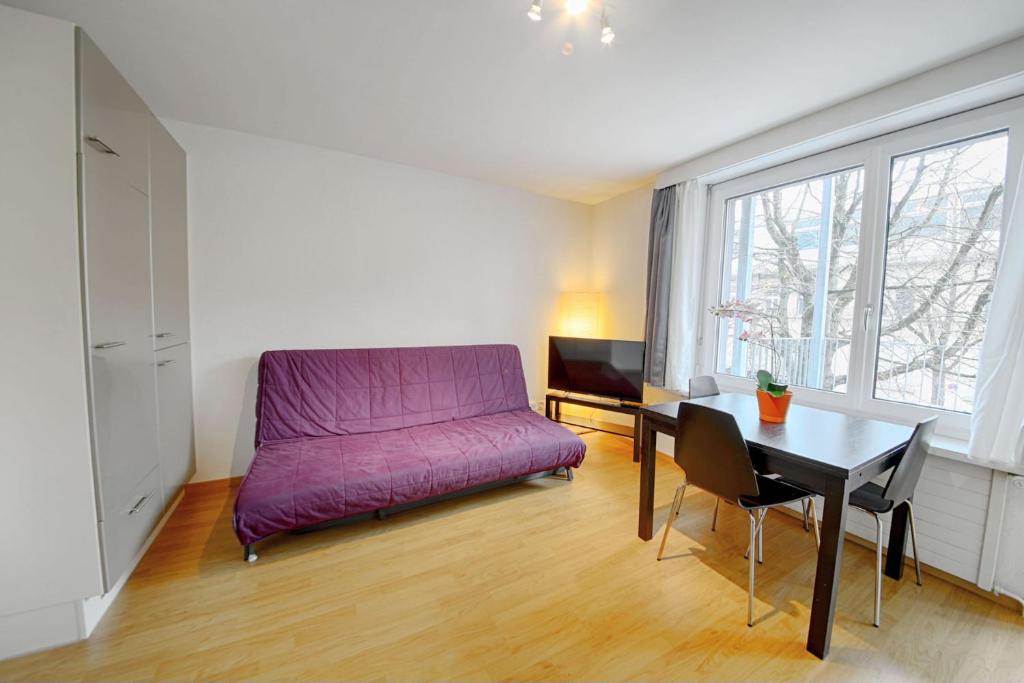 Апартаменты (One Bedroom Apartment with balcony M) апартамента HITrental Letzigrund - Apartment, Цюрих
