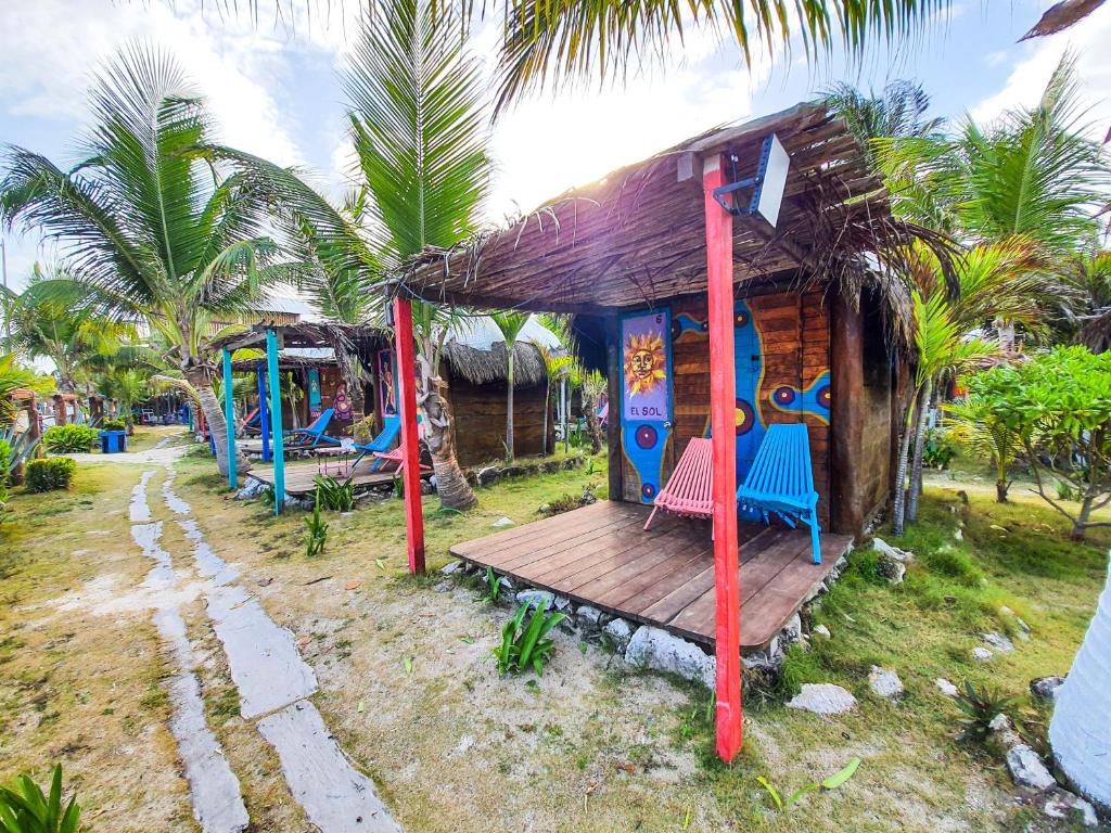 Двухместный (Двухместный номер с 1 кроватью и общей ванной комнатой) отеля Eco Cabañas Bluekay, Махауаль