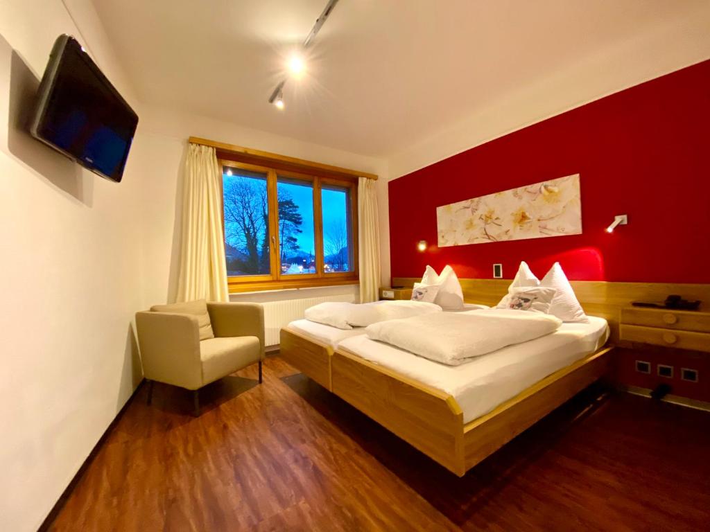 Двухместный (Стандартный двухместный номер с 2 отдельными кроватями) отеля Hotel Toscana, Интерлакен