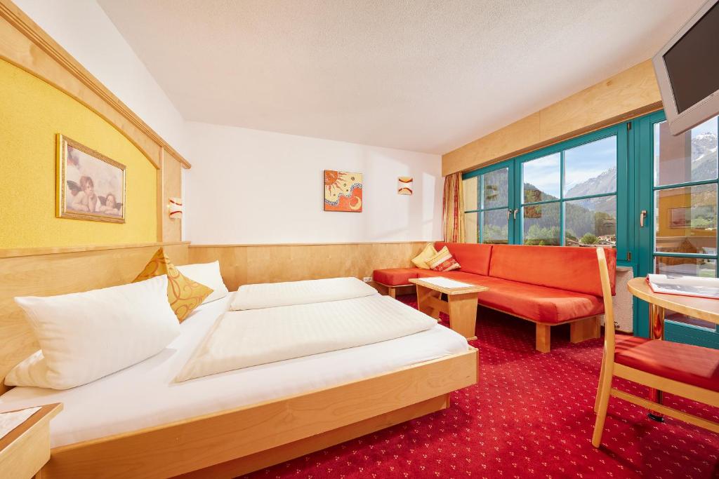 Двухместный (Стандартный двухместный номер с 1 кроватью) отеля Hotel Sunny, Зёльден