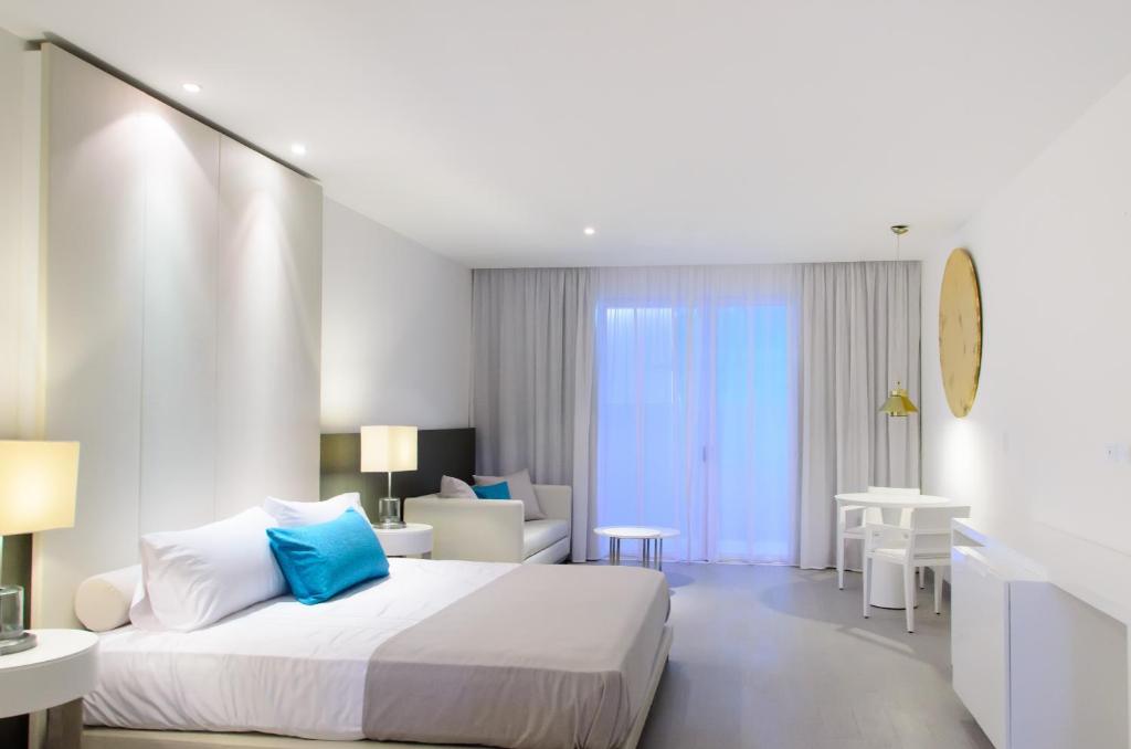 Сьюит (Полулюкс Делюкс) курортного отеля Platinum Yucatan Princess All Inclusive Suites & Spa Resort - Adults Only, Плая-дель-Кармен