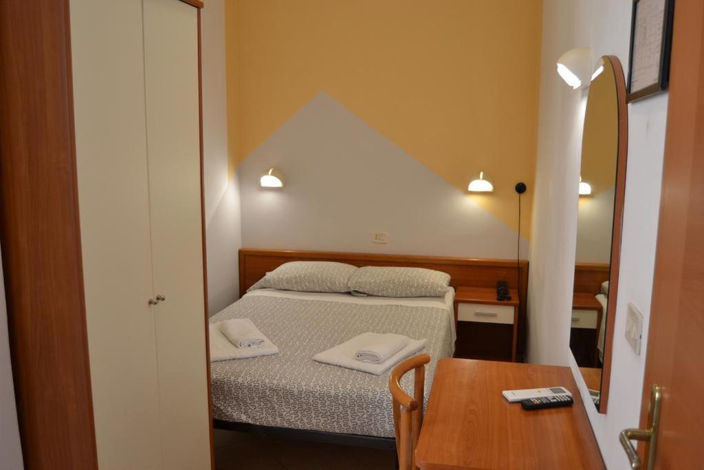 Двухместный (Небольшой двухместный номер с 1 кроватью) отеля Hotel Villa Caterina, Римини
