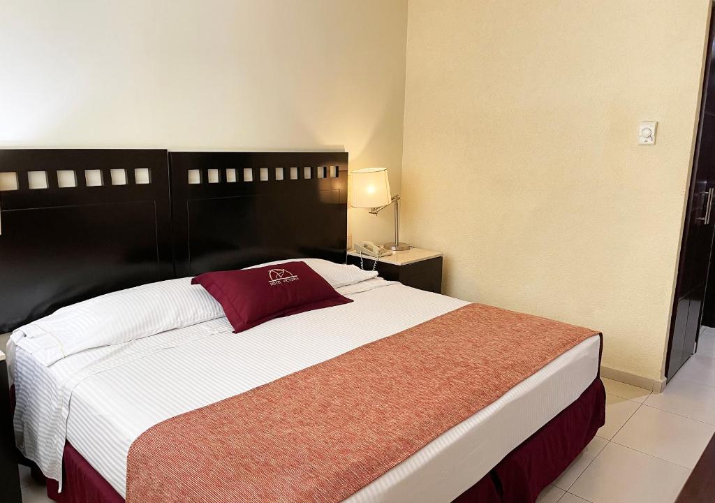 Двухместный (Улучшенный номер с кроватью размера «king-size») отеля Hotel Victoria Poza Rica, Поса-Рика-де-Идальго