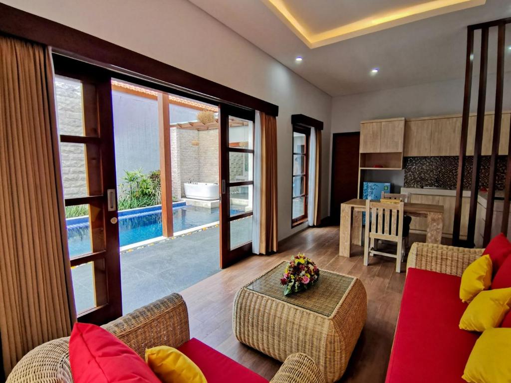 Вилла (Royal - One Bedroom Villa with Private Pool), Kuta Puri Bungalow