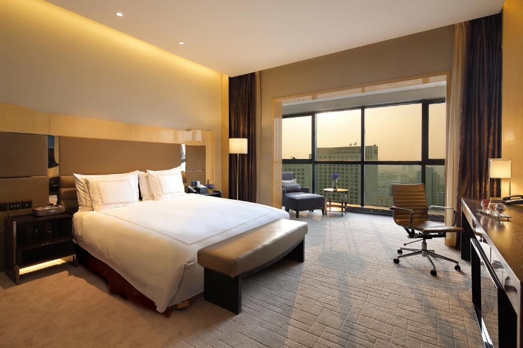 Двухместный (1 King Premium City View), Crowne Plaza Beijing Lido