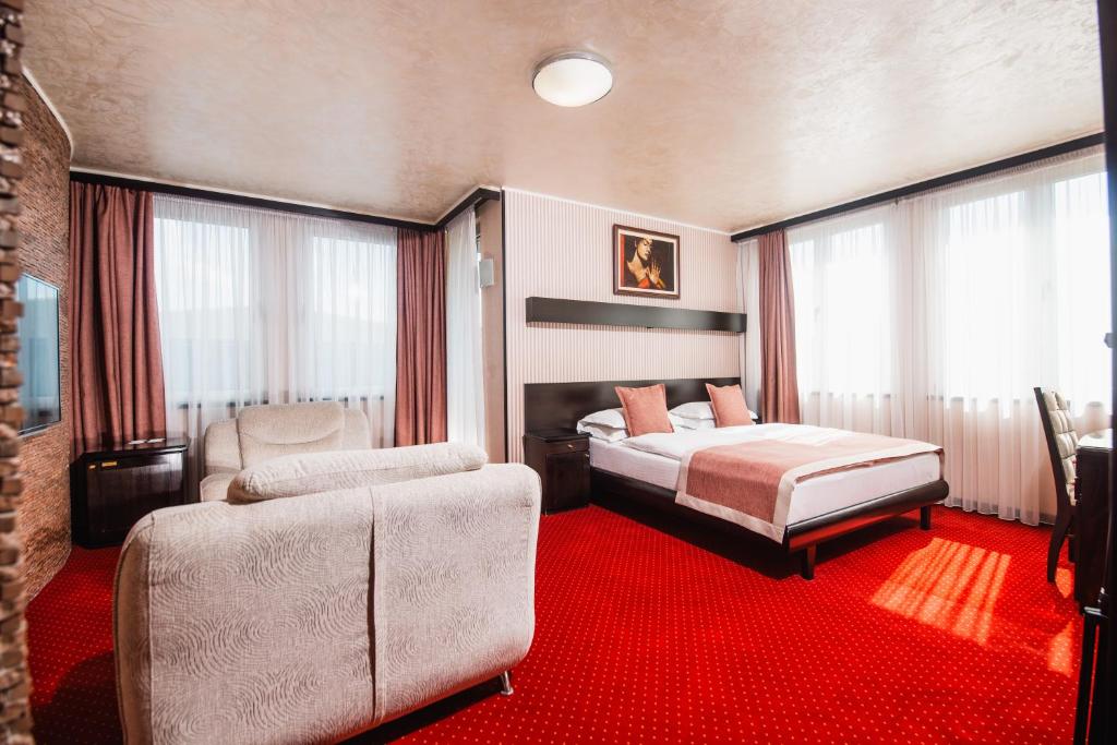Сьюит (VIP-люкс) отеля Prezident Hotel, Нови-Сад