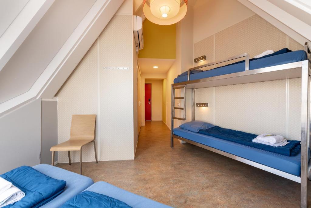 Четырехместный (Quadruple Room with Private Bathroom and Shower) хостела Stayokay Rotterdam, Роттердам