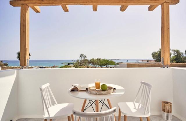Трехместный (Роскошный трехместный номер) гостевого дома Dream on Plaka, Плака (Эгейские острова), Эгейские острова