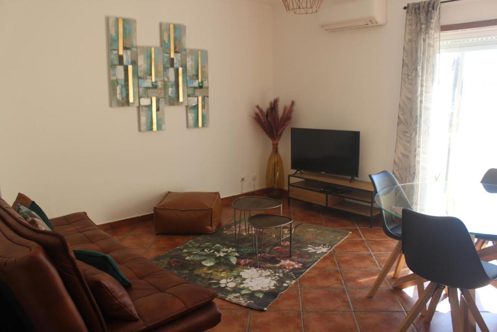 Апартаменты (One-Bedroom Second Floor Apartment with Pool View), Jardins Vale de Parra