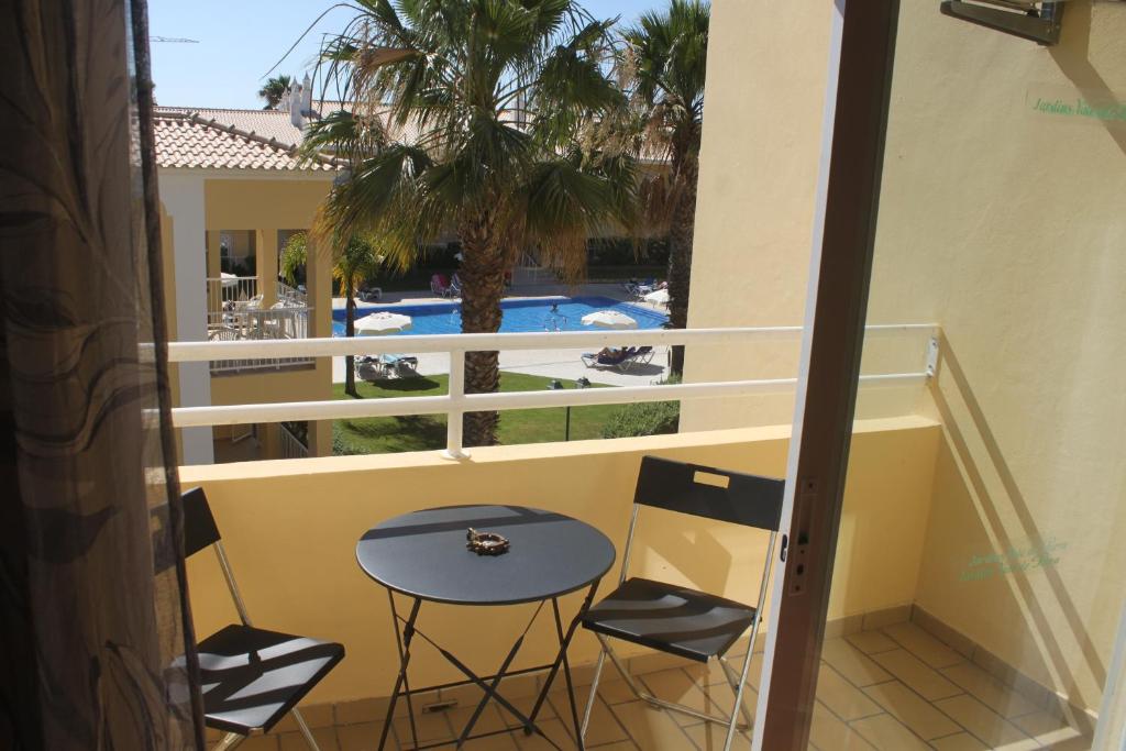 Апартаменты (One-Bedroom Second Floor Apartment with Pool View), Jardins Vale de Parra