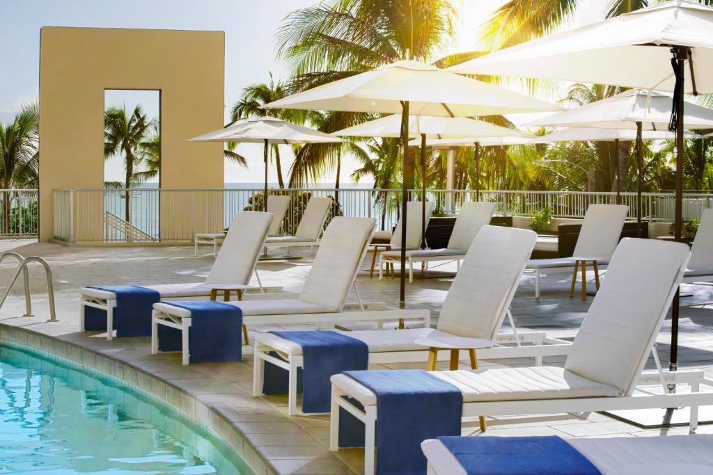 Двухместный (Двухместный номер с 1 кроватью и видом на город) отеля Aston Waikiki Beach Hotel, Гонолулу