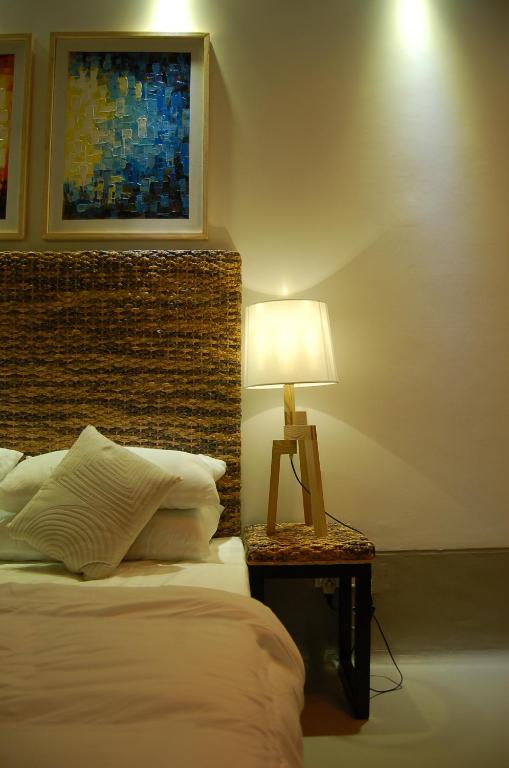 Двухместный (Двухместный номер Делюкс с 1 кроватью и балконом, вид на остров, бесплатный трансфер до центра SAFARI BOATS) гостевого дома Crystal Sands, Маафуши