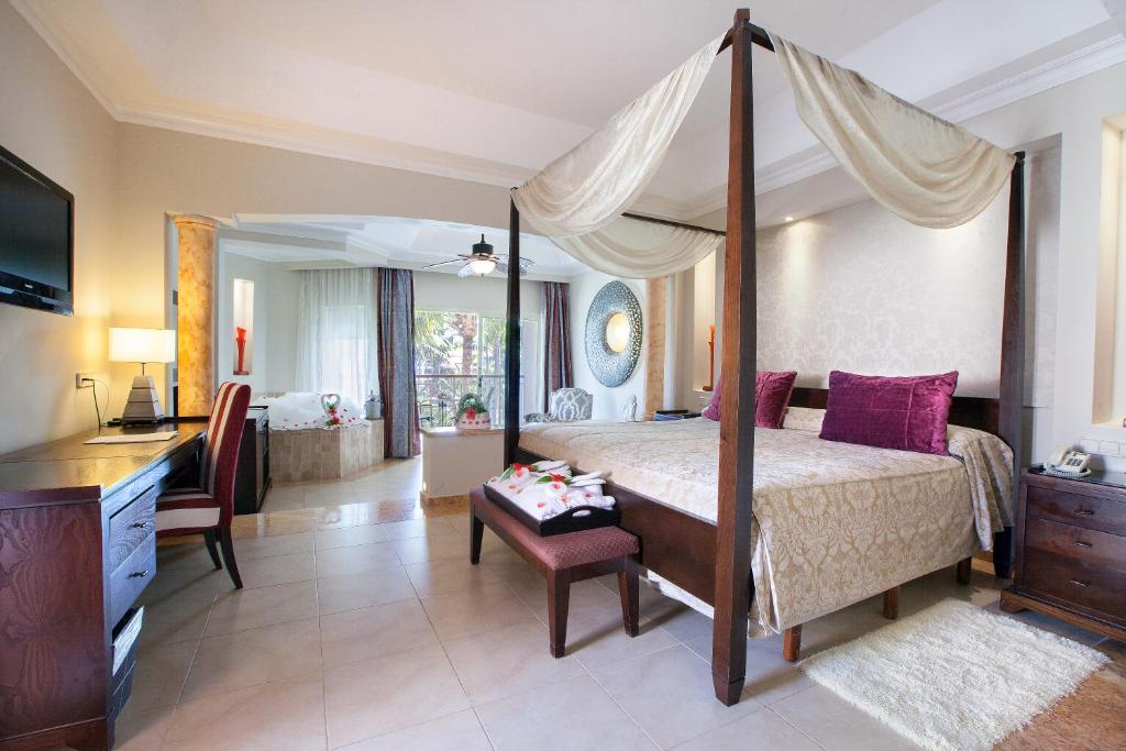 Двухместный (Полулюкс с гидромассажной ванной - Бесплатный Wi-Fi) курортного отеля Majestic Elegance - Punta Cana, Баваро