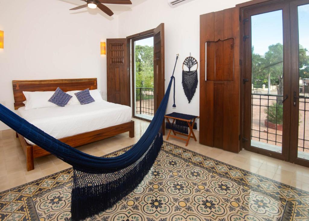 Двухместный (Улучшенный номер с кроватью размера «king-size») отеля Hotel Posada San Juan, Вальядолид