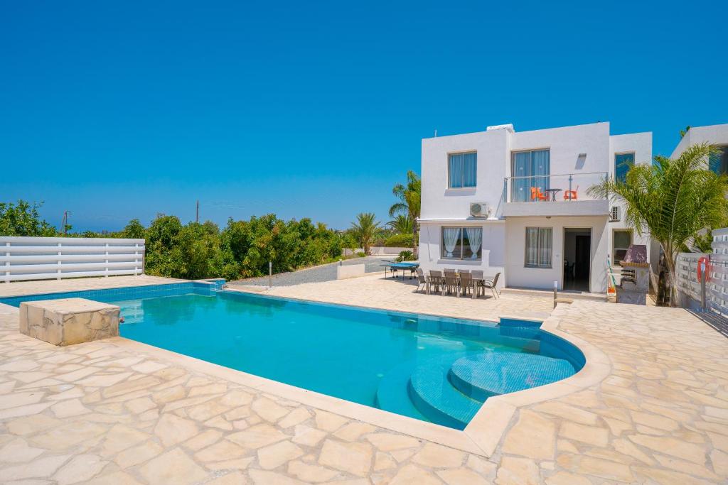 Villa coral. Калвилл Бэй. Oniro by the Sea Paphos. Oniro Apartments. The St. Regis Red Sea Resort Coral Villa.