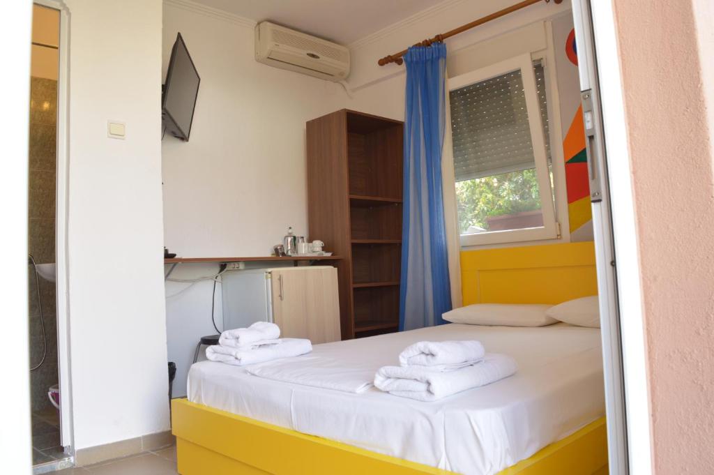 Двухместный (Бюджетный двухместный номер с 1 кроватью) апарт-отеля ELTHEA - Afytos Central Studios, Афитос