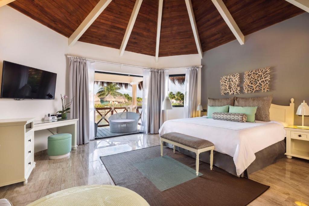 Номер (Романтическое бунгало у озера) курортного отеля Grand Palladium White Sand Resort & Spa - Все включено, Акумаль