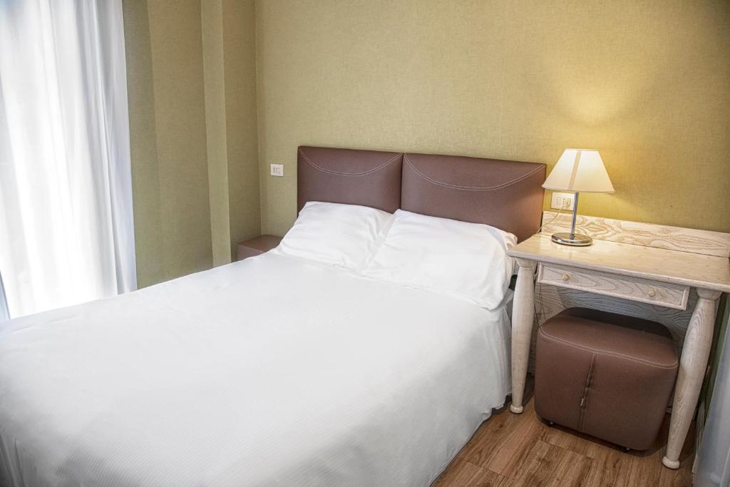 Двухместный (Небольшой двухместный номер с 1 кроватью или 2 отдельными кроватями) отеля Villa Adriatica Ambienthotels, Римини