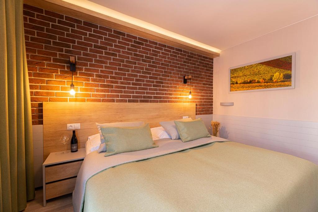Двухместный (Улучшенный двухместный номер с 1 кроватью или 2 отдельными кроватями) отеля Hotel Aqualand Inn, Пасохлавки