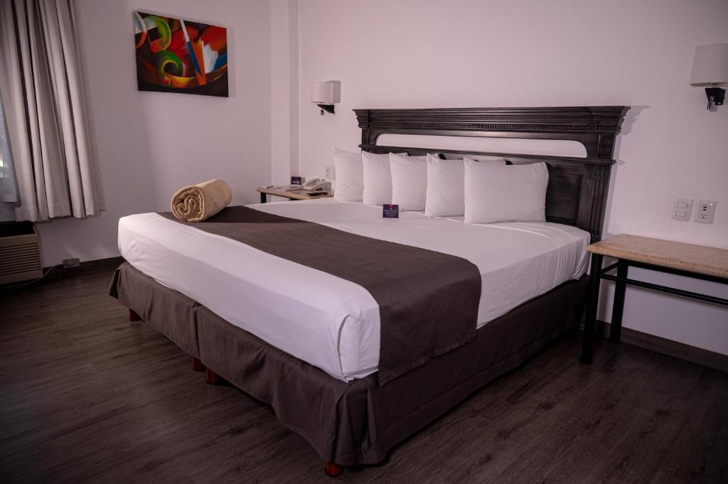 Двухместный (Номер с кроватью размера «king-size») отеля Hotel Victoria Express, Дуранго