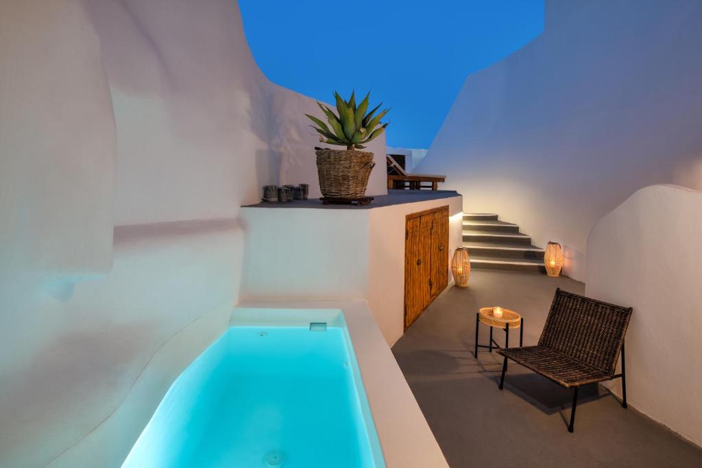 Сьюит (Люкс с 2 спальнями и гидромассажной ванной на открытом воздухе) виллы Aegean Mist Luxury Suites, Мегалохорион