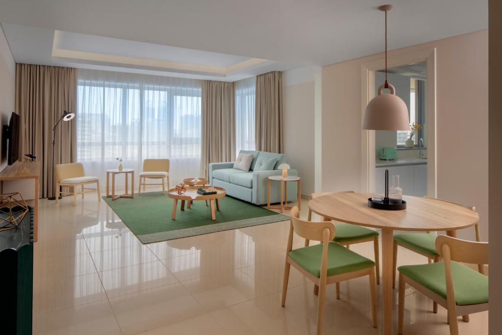 Сьюит (Люкс с 2 спальнями, вид на город) отеля Grand Midwest Tower Hotel & Apartments, Дубай