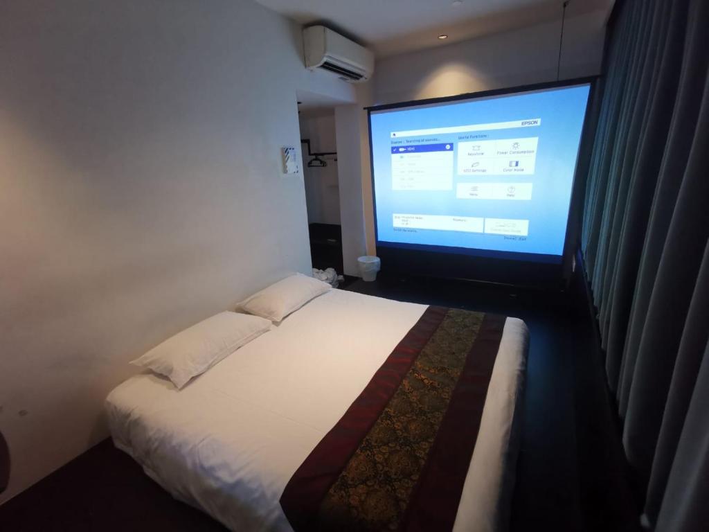 Сьюит (Movie Suite (No Window)), XY Hotel Bugis Singapore