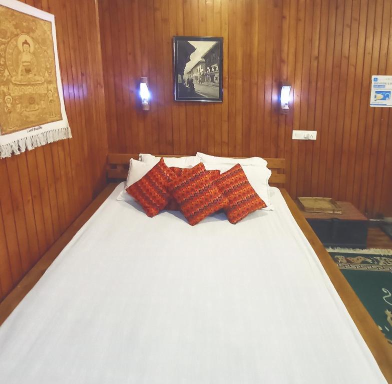 Двухместный (Двухместный номер с 1 кроватью и балконом (для 2 взрослых и 1 ребенка)) отеля Suma Aavaas Farm and Homestay, Дарджилинг