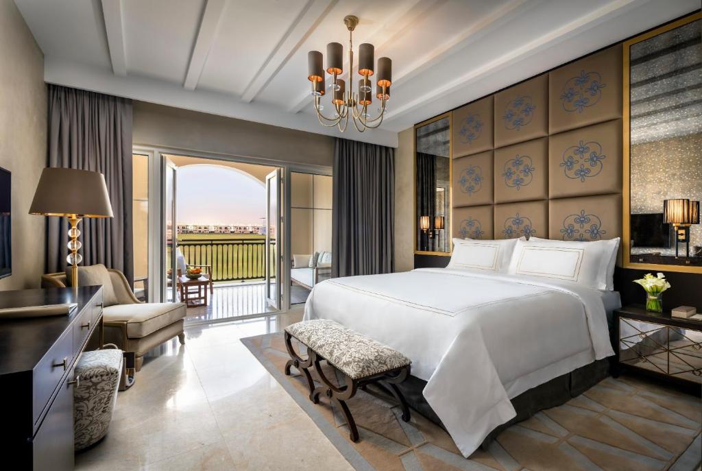 Двухместный (Номер Делюкс с видом на поле для игры в поло) курортного отеля Al Habtoor Polo Resort, Дубай